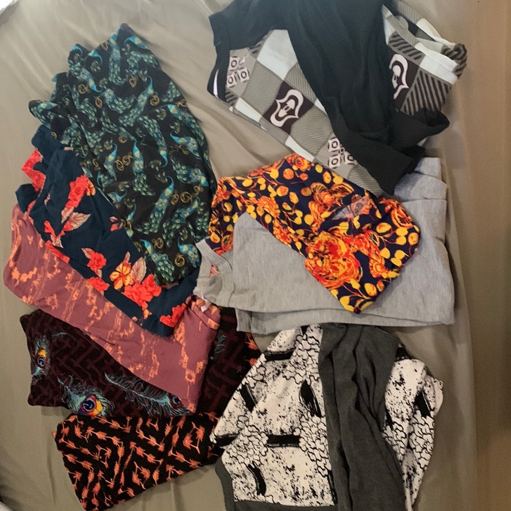 LuLa Roe leggings and Randy tops